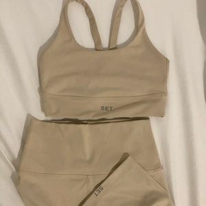 SET ACTIVE Scoop Y Sports Bra and Bike Shorts